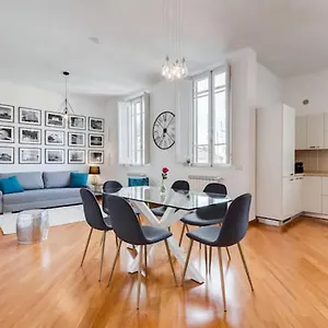  Casa vacanze Modern, Stylish Flat Near Piazza Della Repubblica